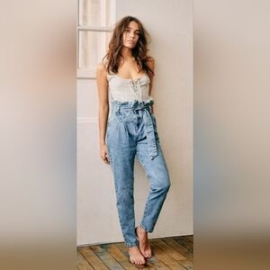 Sézane Austin Paperbag Waist Acid Wash Jeans with Tie Belt